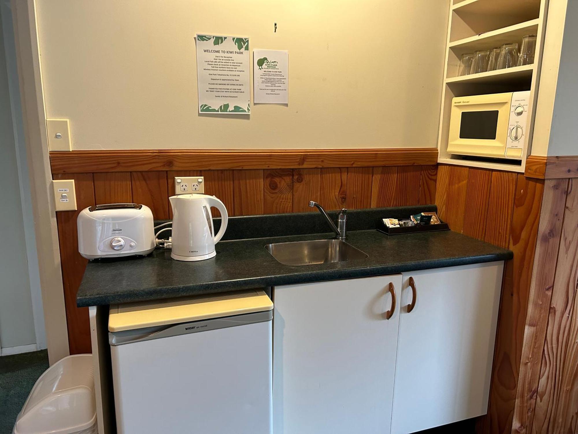 Kiwi Park Motels Murchison Buitenkant foto